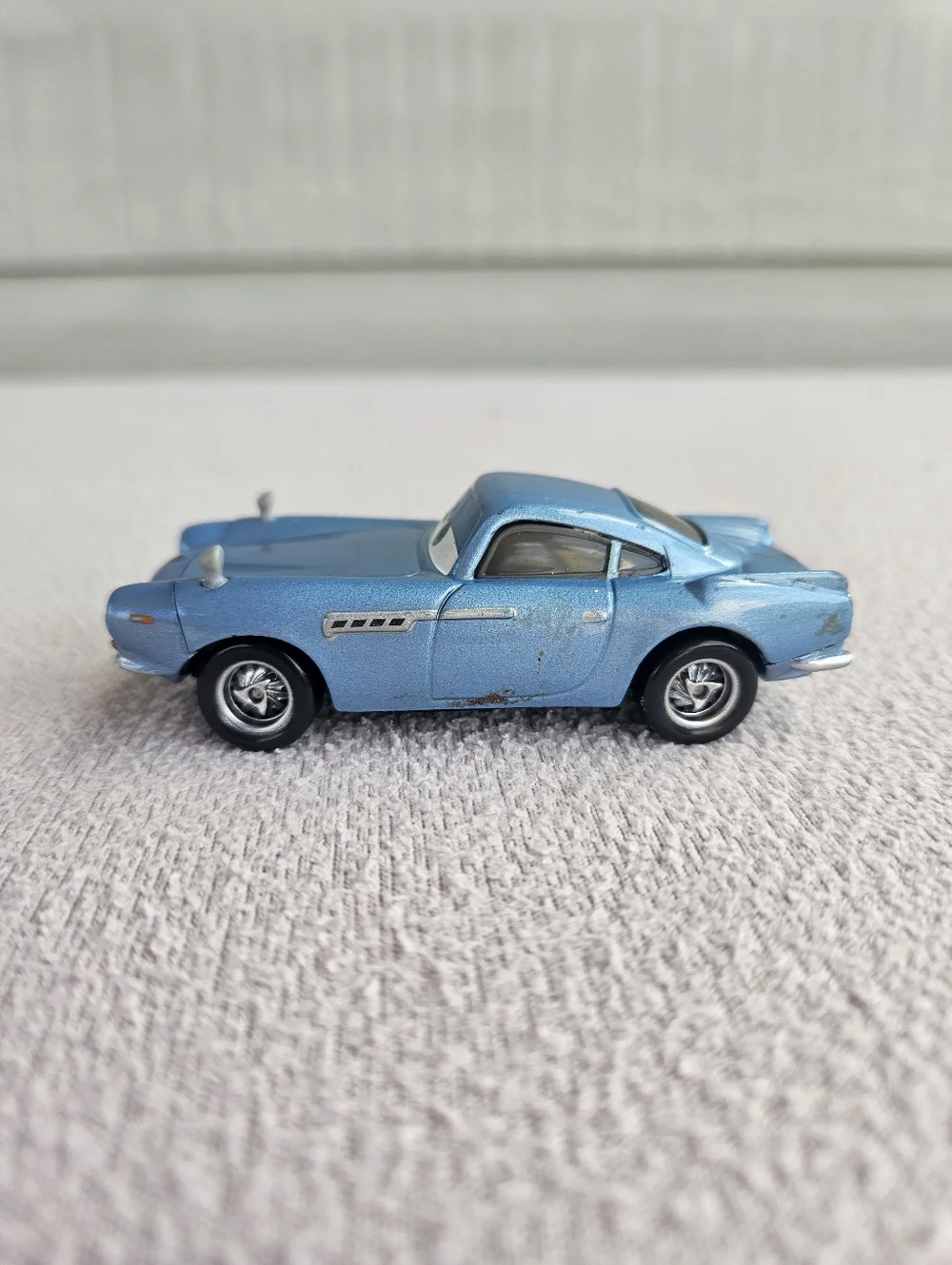 Disney Cars 2 Diecast 1:55 Lightning McQueen Mater Finn McMissile Light & Sound